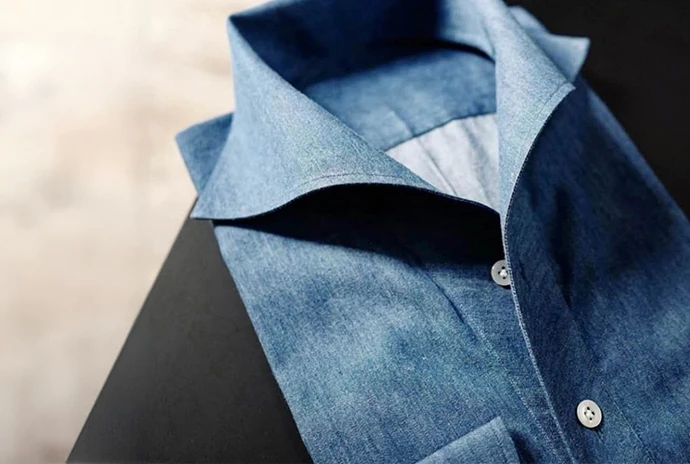 由牛仔面料製成的一片式襯衫