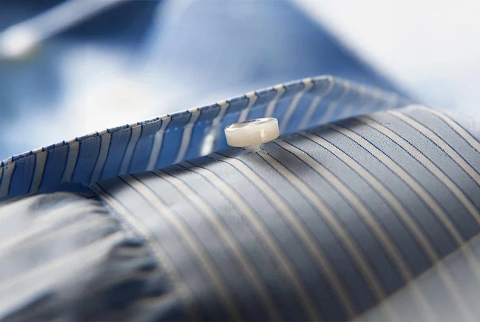 高級訂製襯衫注重細節，如:鈕釦...等